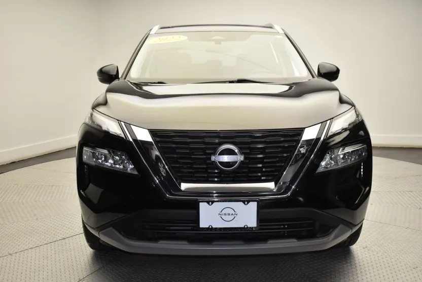 2022 Nissan Rogue SV photo 1