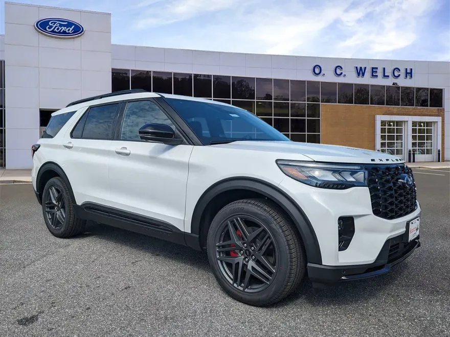 2025 Ford Explorer ST photo 1