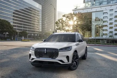 2025 Lincoln Aviator Reserve photo 2