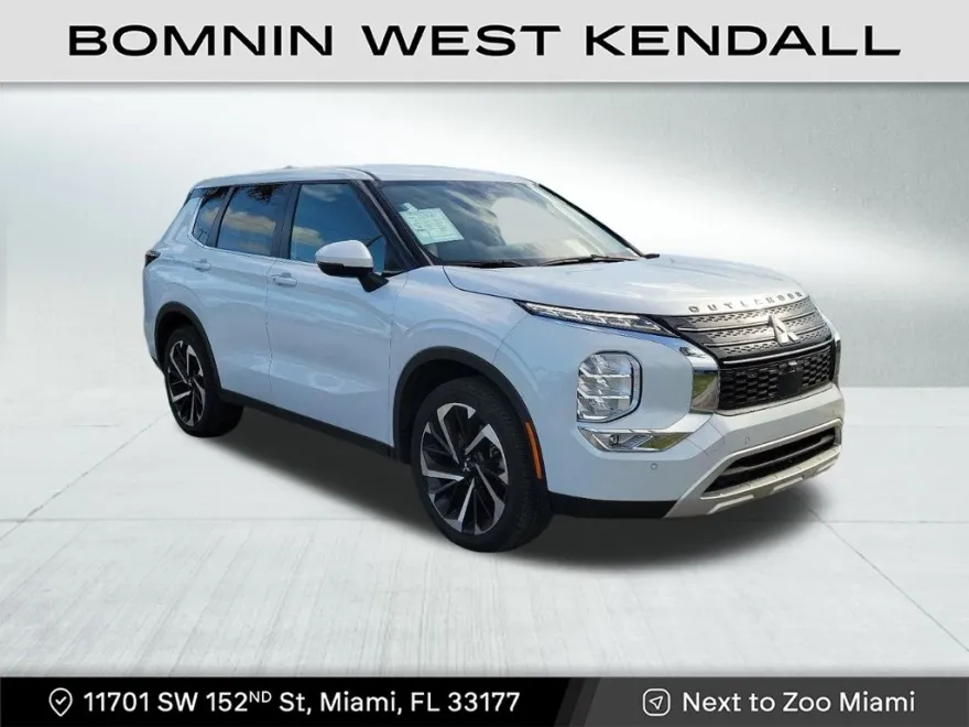 2024 Mitsubishi Outlander SE photo 1