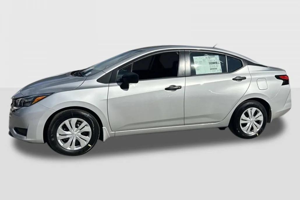 2025 Nissan Versa 1.6 S photo 1