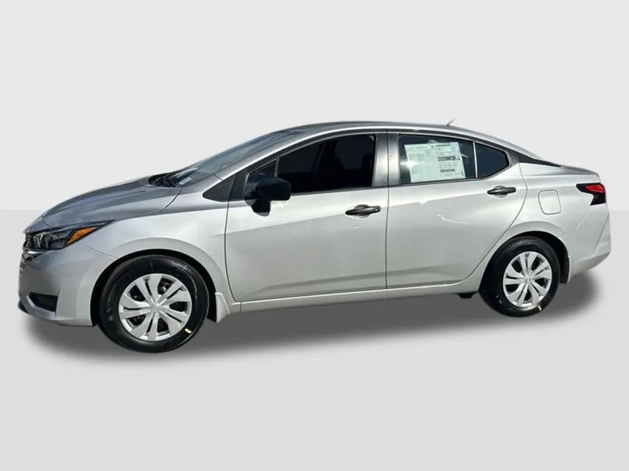 2025 Nissan Versa 1.6 S photo 1