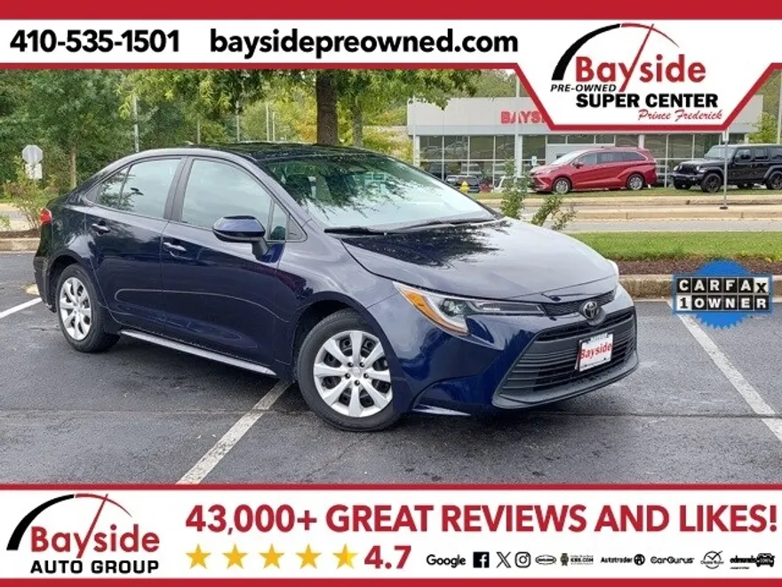 2023 Toyota Corolla LE photo 1