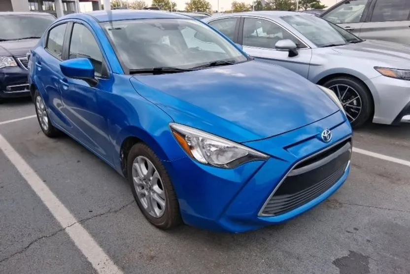 2017 Toyota Yaris iA Base photo 1