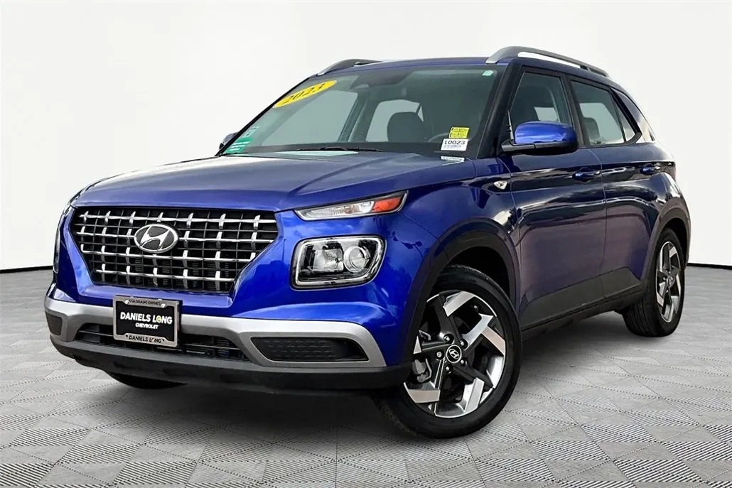 2023 Hyundai Venue SEL photo 1