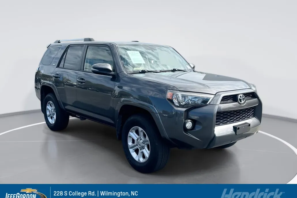 2019 Toyota 4Runner SR5 photo 1