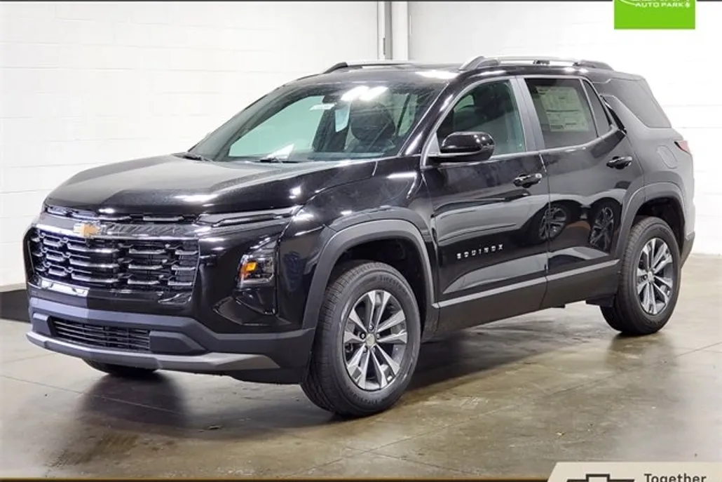 2026 Chevrolet Equinox LT photo 1