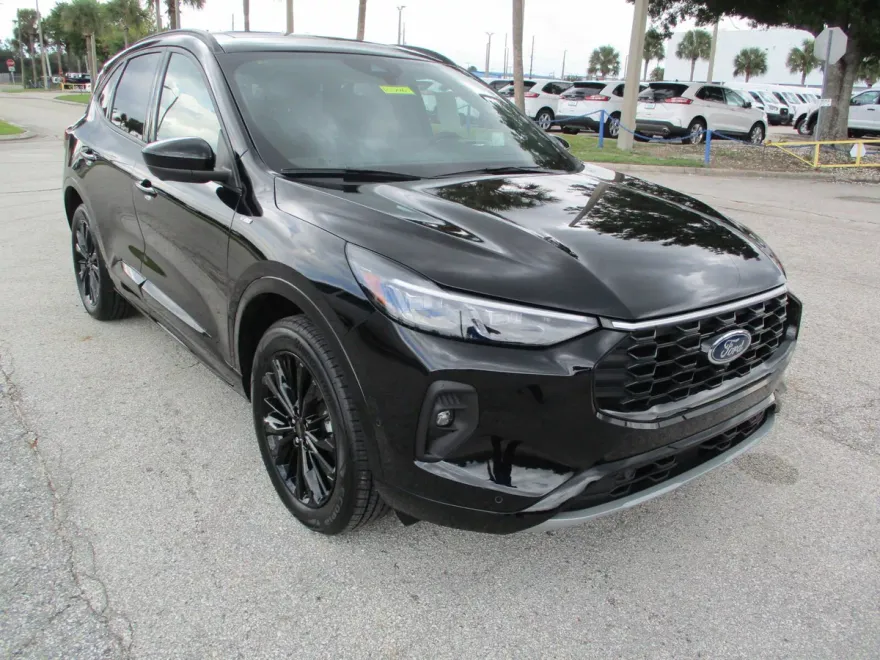 2024 Ford Escape ST-Line Elite photo 1
