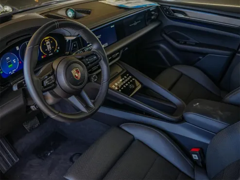 2024 Porsche Macan Electric 4 photo 4