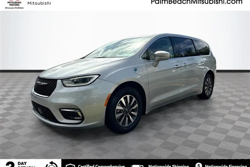 2022 Chrysler Pacifica Hybrid Touring L photo 1