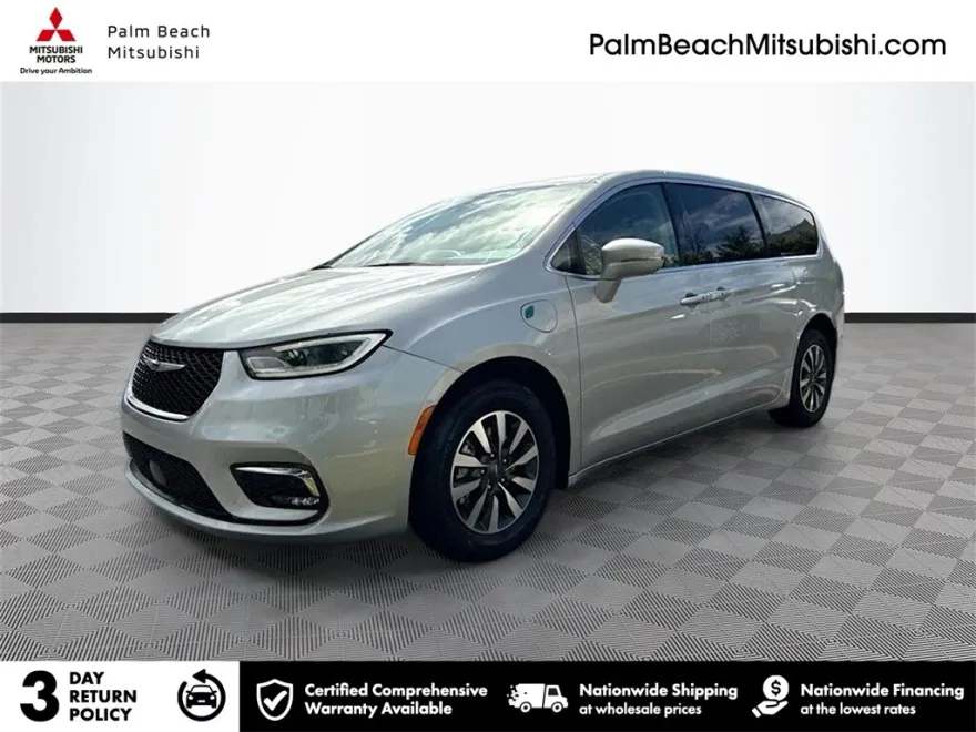 2022 Chrysler Pacifica Hybrid Touring L photo 1