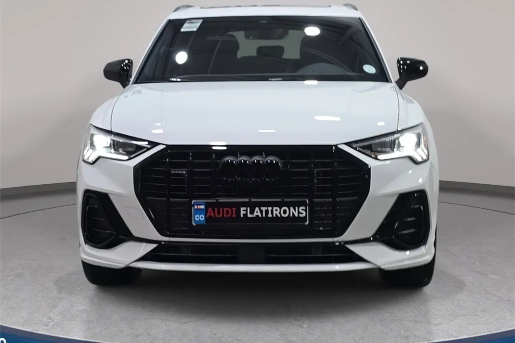 2025 Audi Q3 45 TFSI S line Premium Plus photo 1