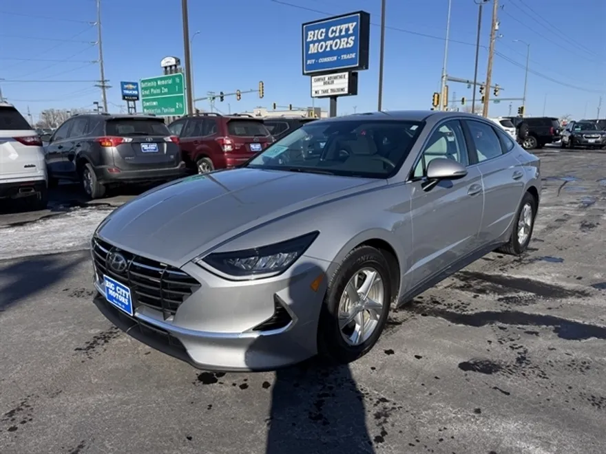 2023 Hyundai Sonata SE photo 1