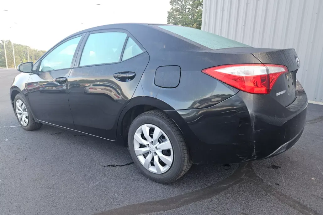 2014 Toyota Corolla LE Plus photo 1