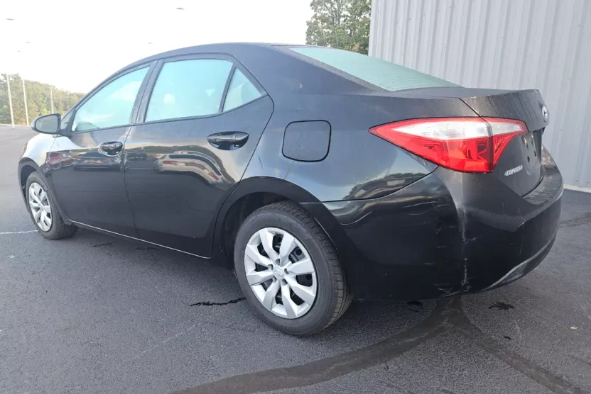 2014 Toyota Corolla LE Plus photo 1