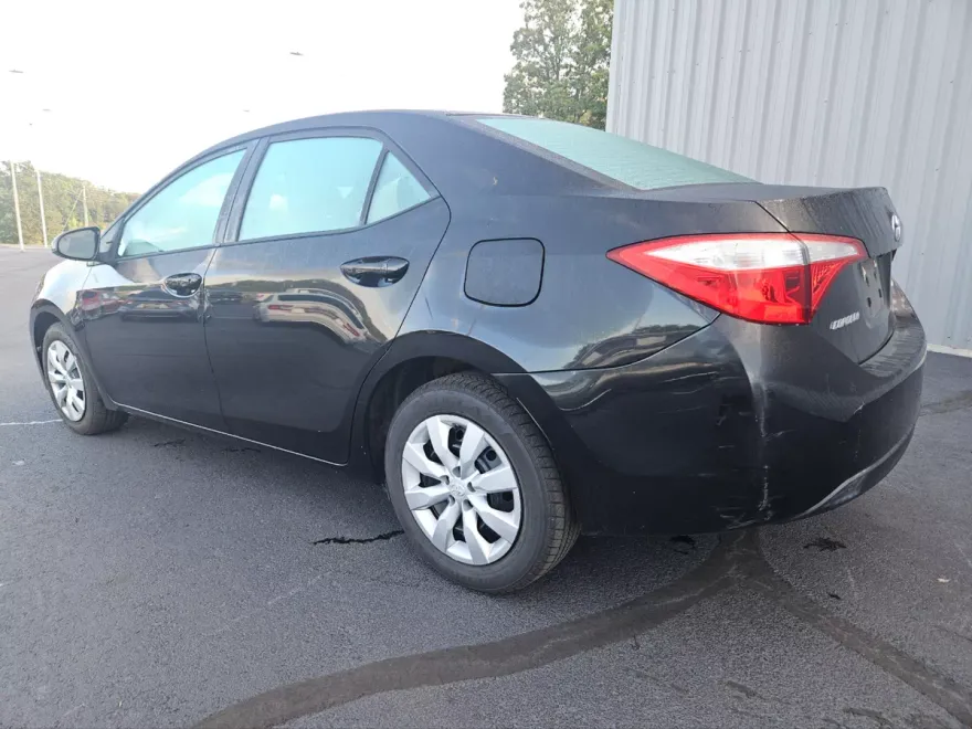 2014 Toyota Corolla LE Plus photo 1