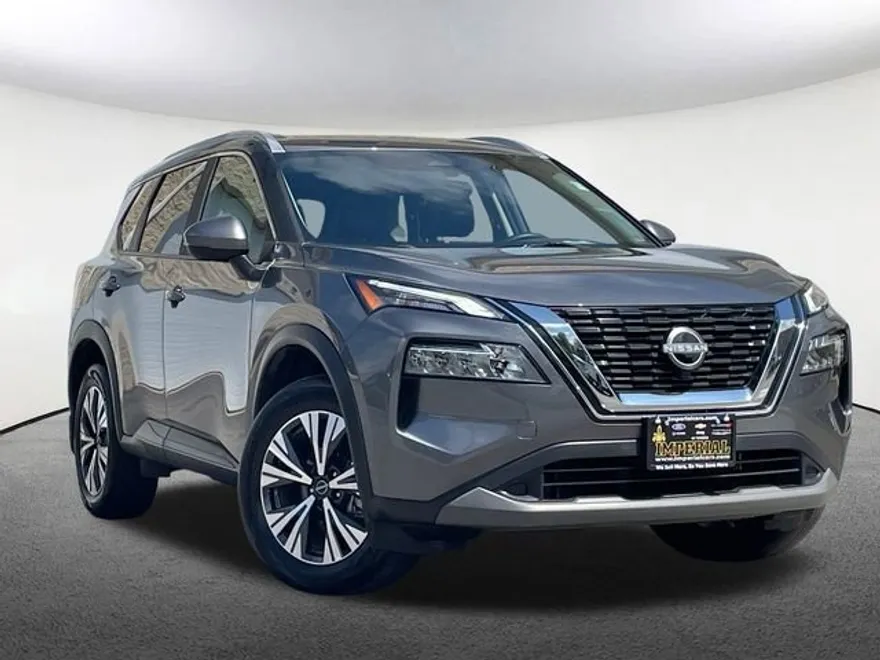 2023 Nissan Rogue SV photo 1