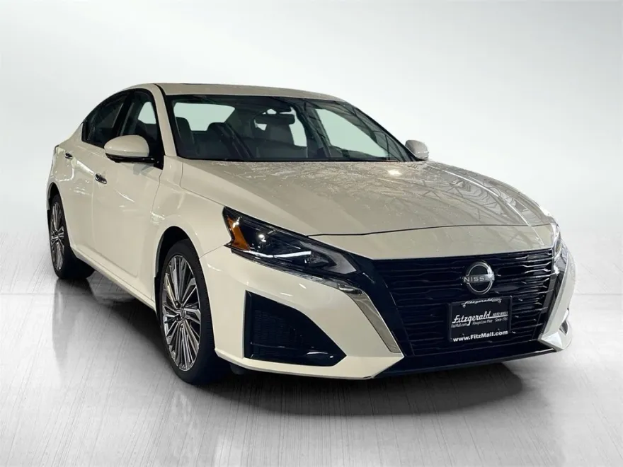 2024 Nissan Altima 2.5 SL photo 1