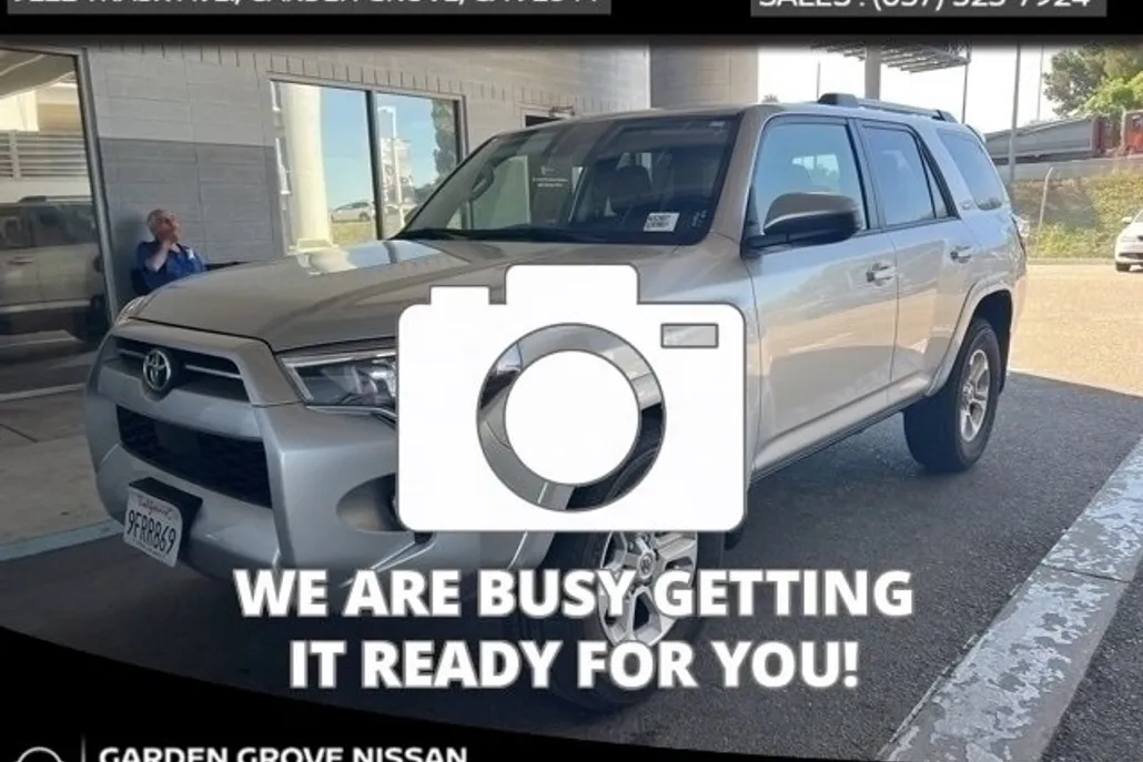 2023 Toyota 4Runner SR5 photo 1