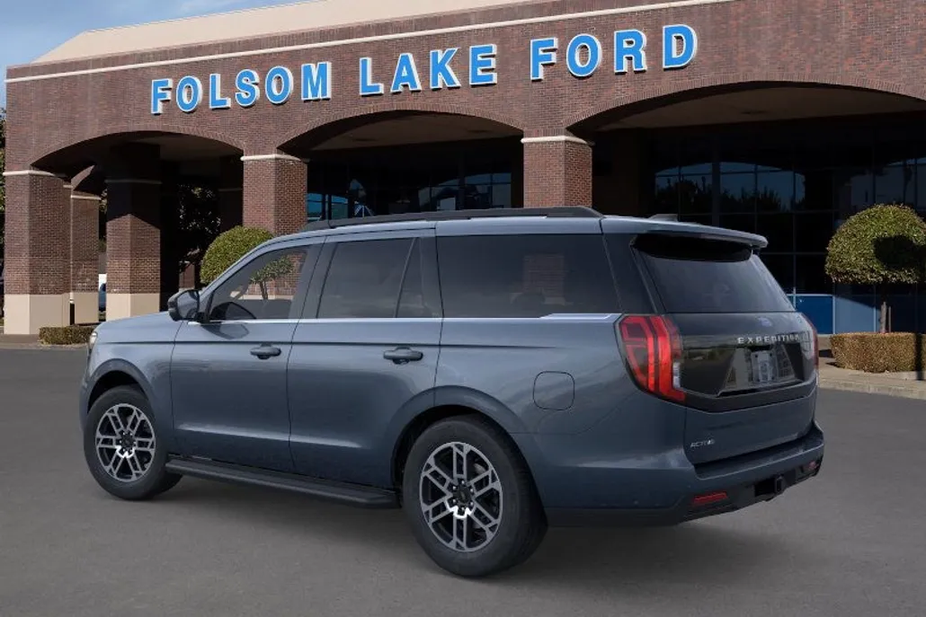 2025 Ford Expedition photo 1