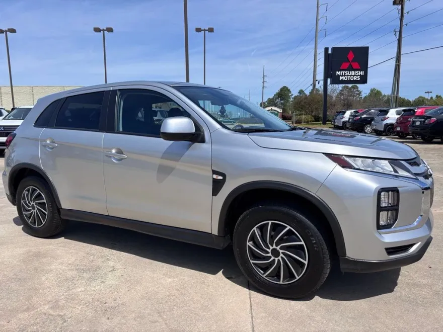 2024 Mitsubishi Outlander Sport ES photo 1