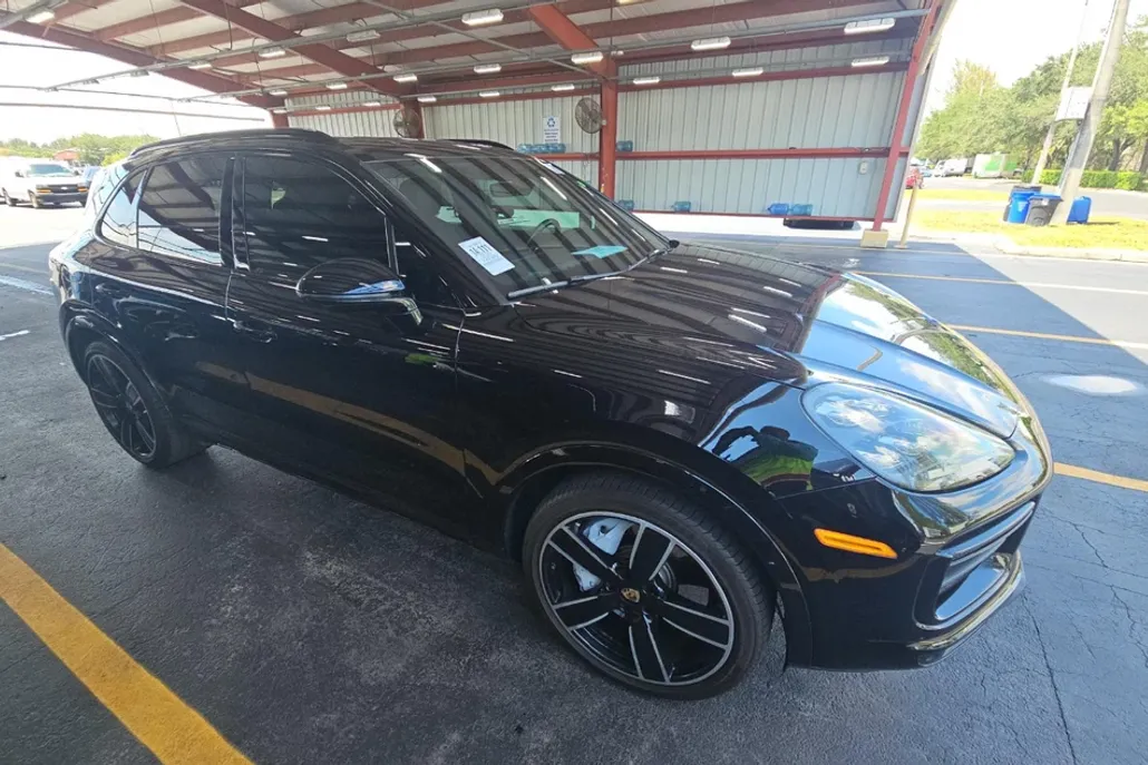 2020 Porsche Cayenne Turbo photo 1