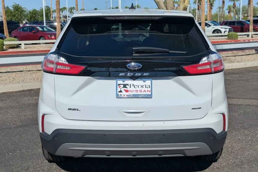 2024 Ford Edge SEL photo 1
