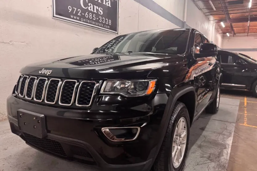 2019 Jeep Grand Cherokee Laredo photo 1