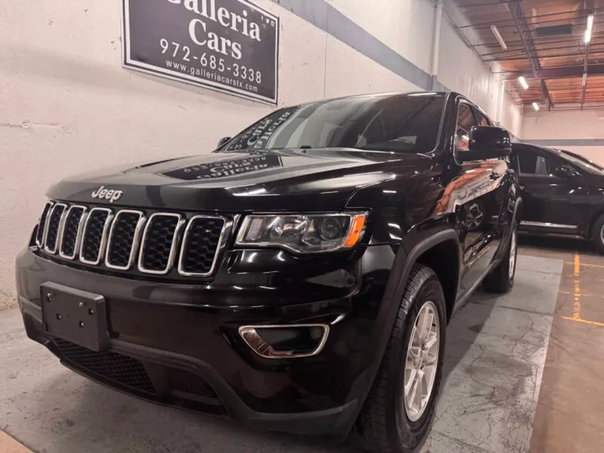 2019 Jeep Grand Cherokee Laredo photo 1