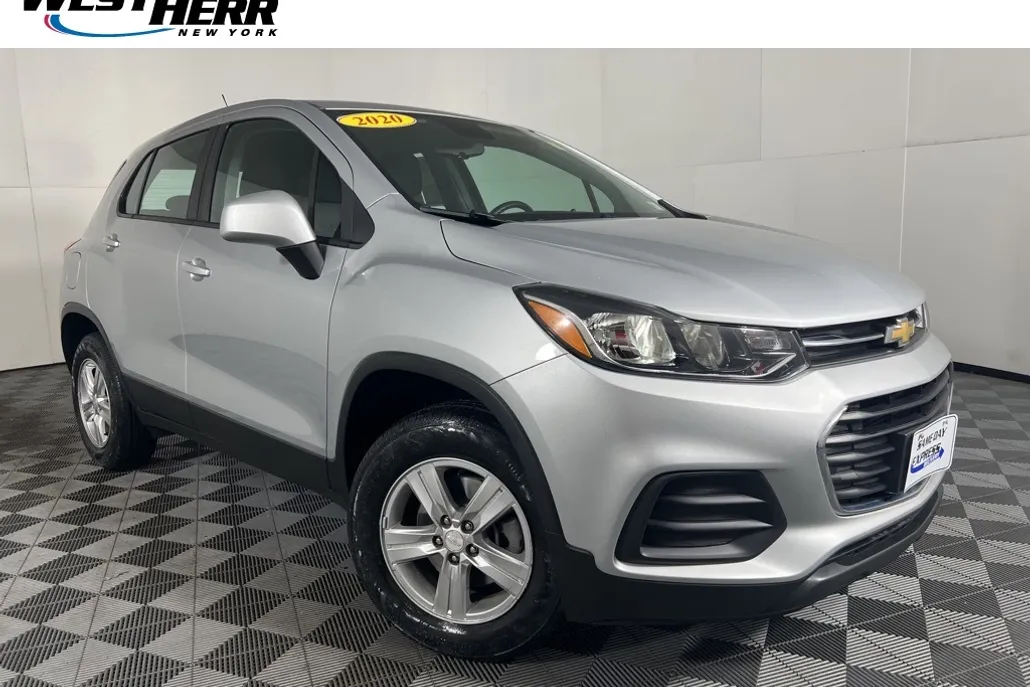 2020 Chevrolet Trax LS photo 1
