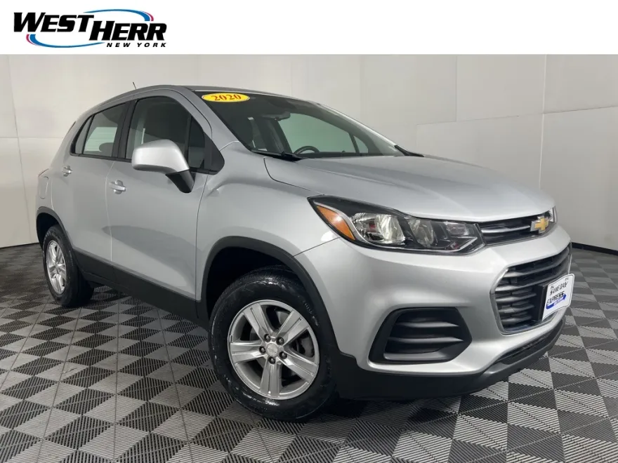 2020 Chevrolet Trax LS photo 1