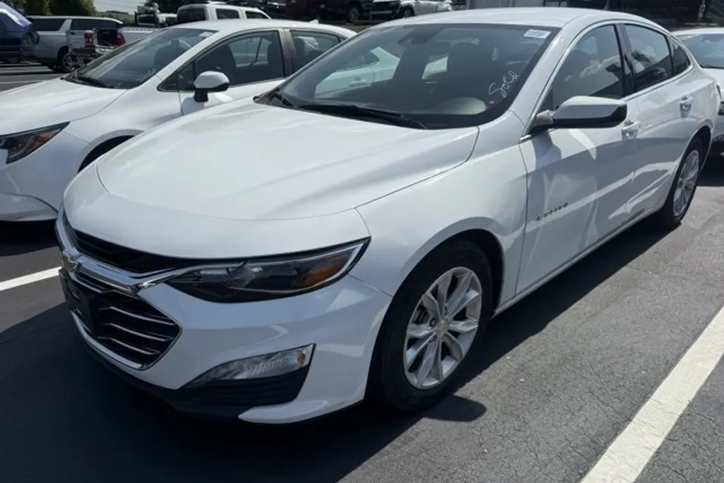 2024 Chevrolet Malibu 1LT photo 1