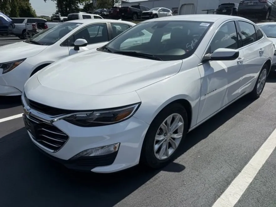2024 Chevrolet Malibu 1LT photo 1