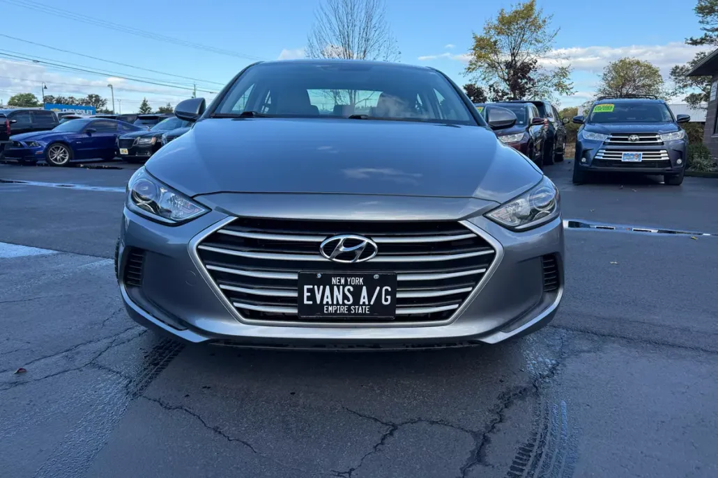 2017 Hyundai Elantra SE photo 1