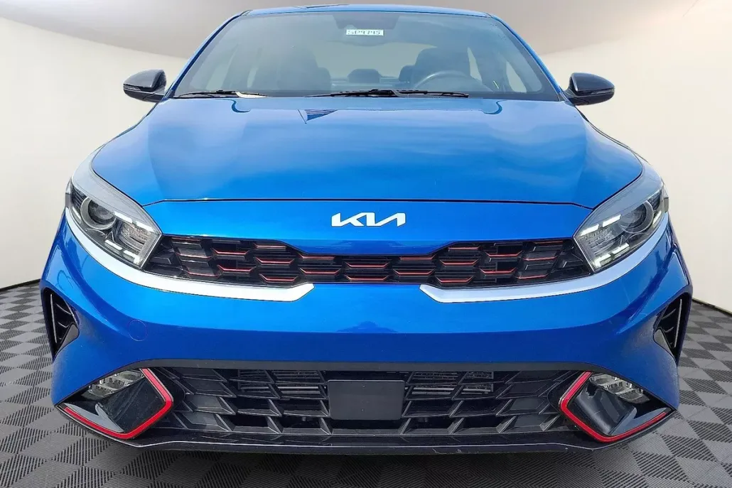 2022 Kia Forte GT-Line photo 1