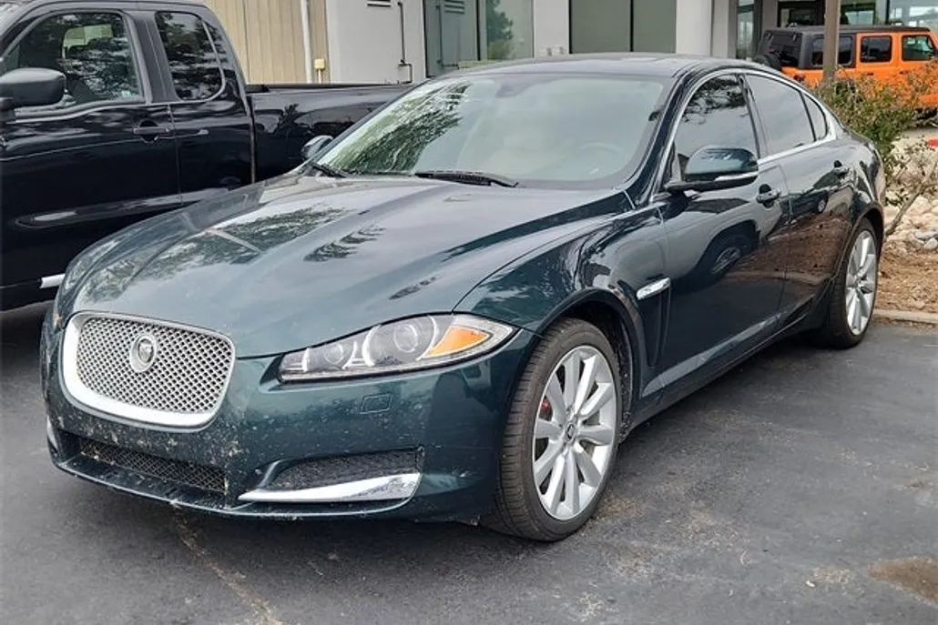 2013 Jaguar XF photo 1