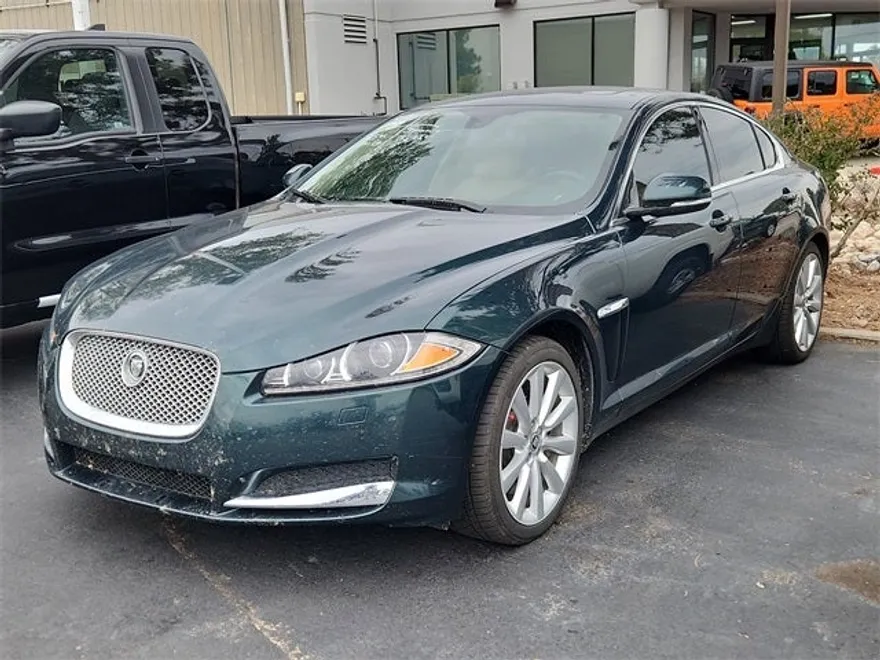 2013 Jaguar XF photo 1