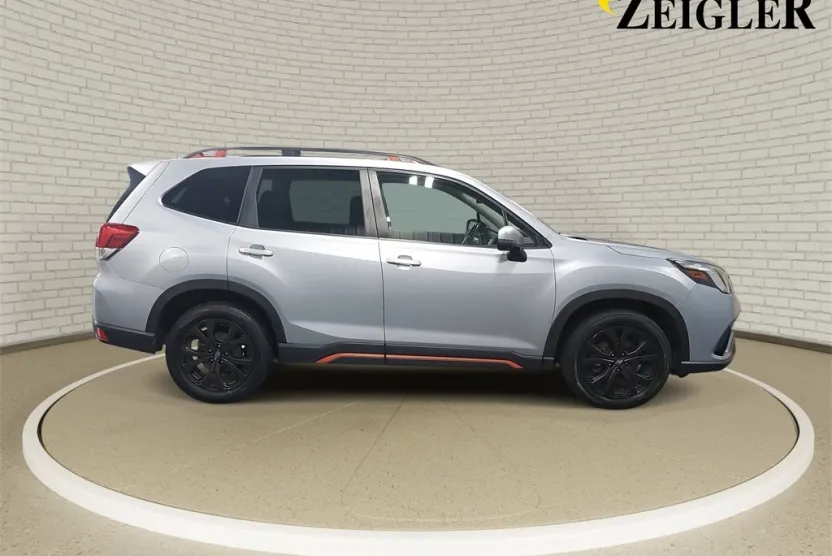 2023 Subaru Forester Sport photo 1