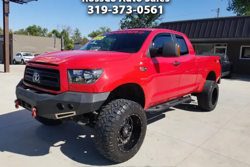 2011 Toyota Tundra SR5 photo 1
