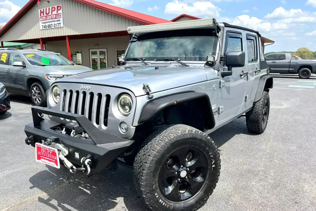 2014 Jeep Wrangler Unlimited Sahara photo 1