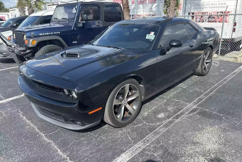 2015 Dodge Challenger R/T Plus Shaker photo 1