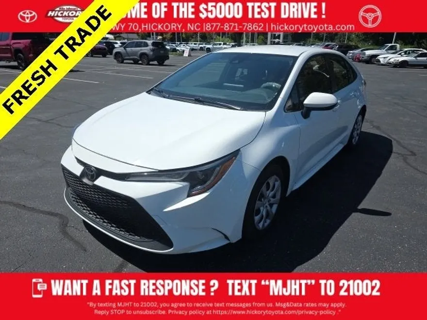 2022 Toyota Corolla LE photo 1