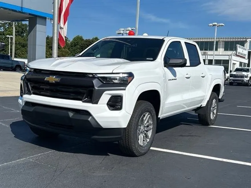 2026 Chevrolet Colorado LT photo 1