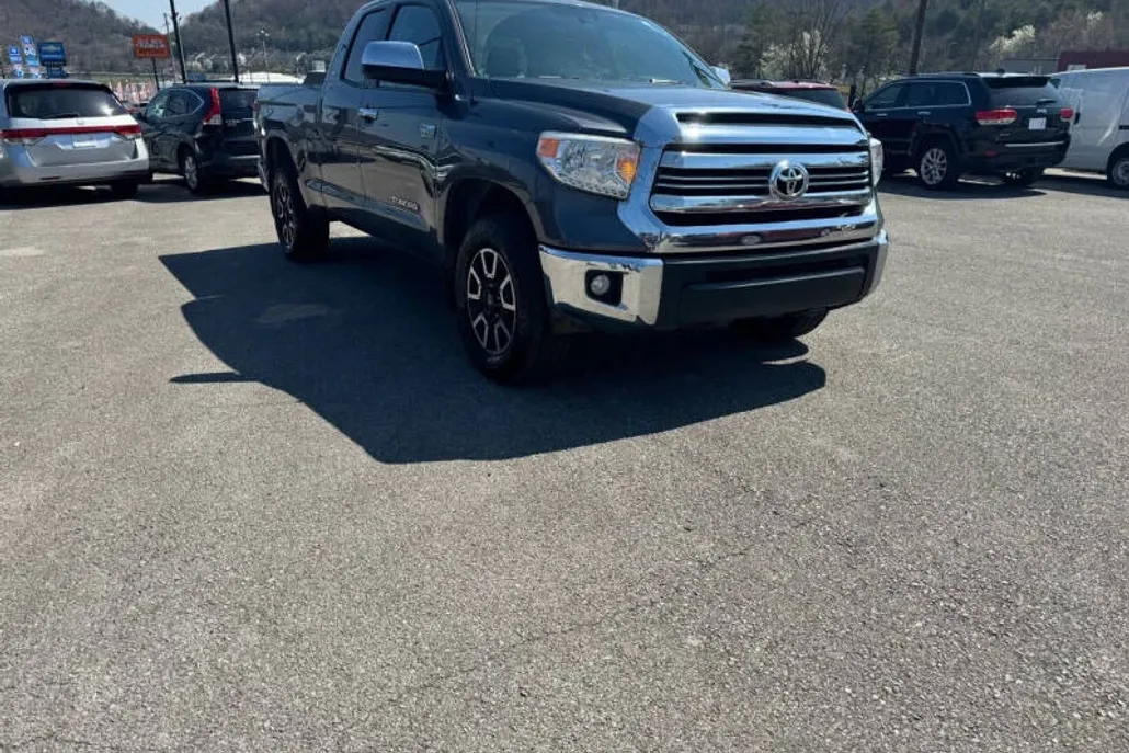 2017 Toyota Tundra TRD Pro photo 1