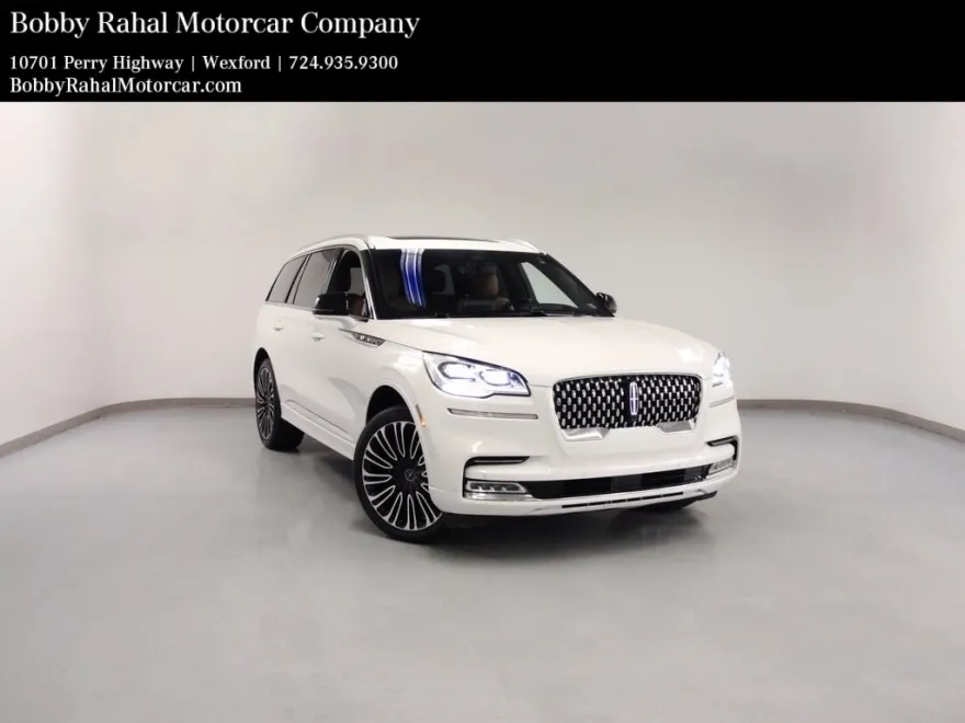 2023 Lincoln Aviator Black Label photo 1