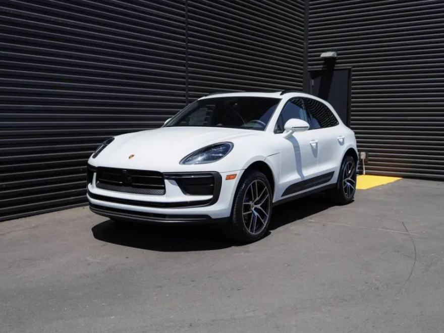2025 Porsche Macan T photo 1