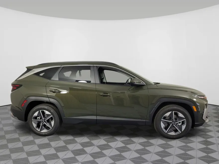 2025 Hyundai Tucson SEL photo 1