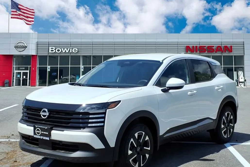 2025 Nissan Kicks SV photo 1