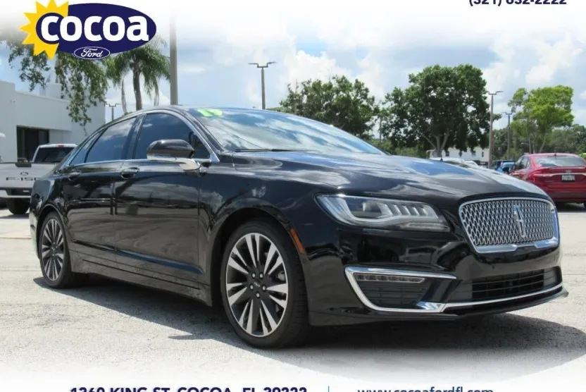 2019 Lincoln MKZ Hybrid Reserve photo 1