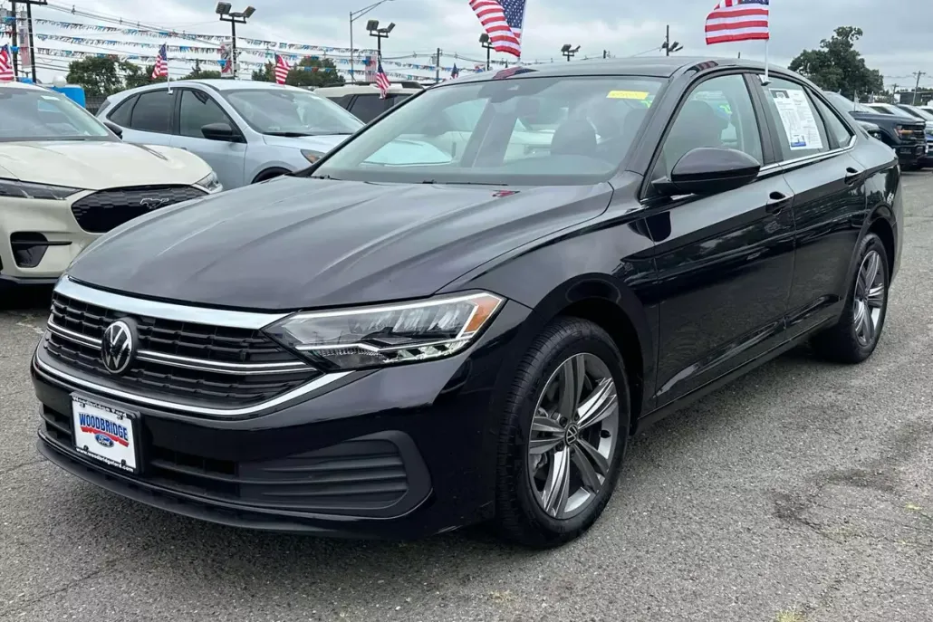 2024 Volkswagen Jetta SE photo 1